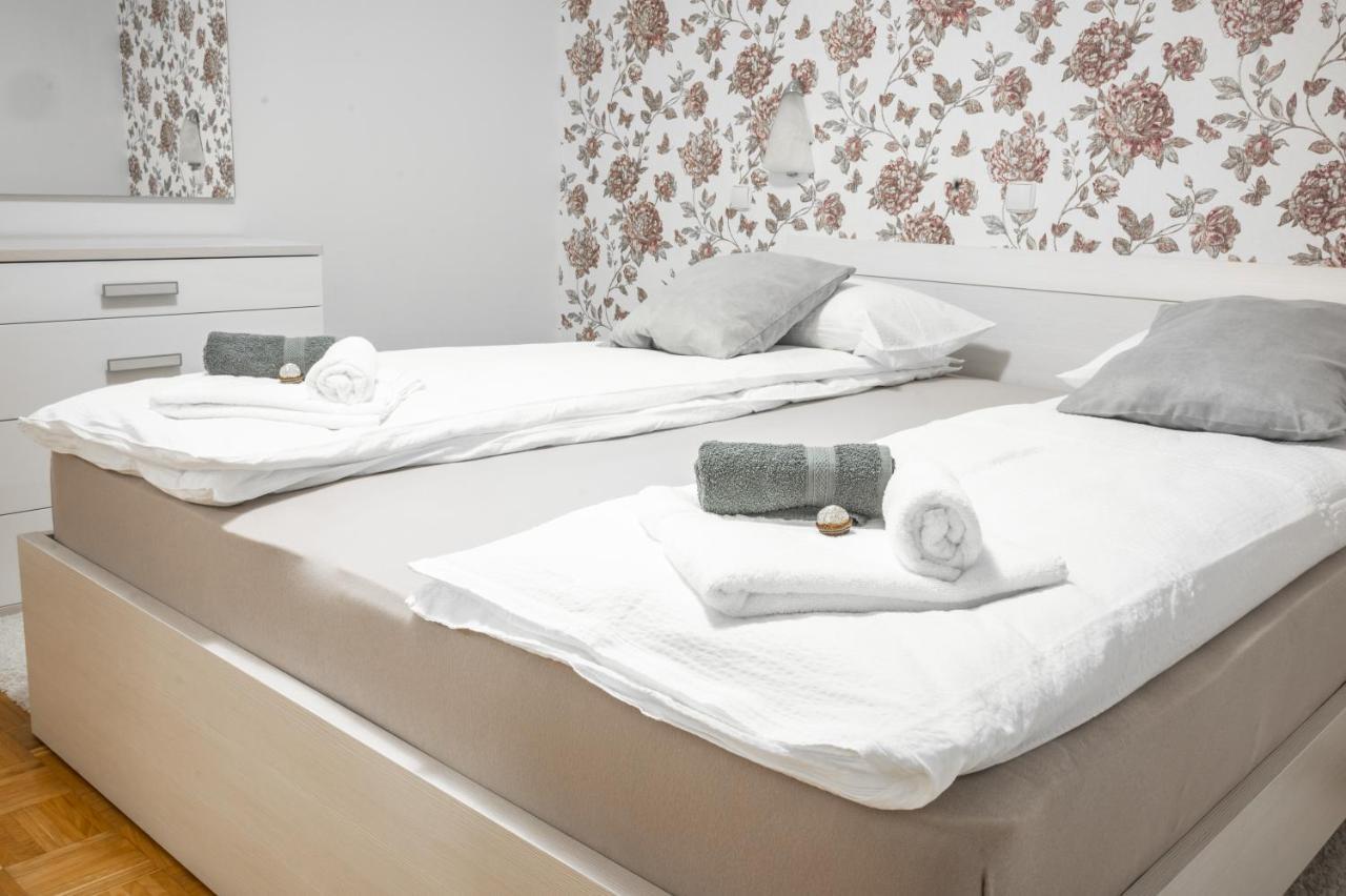 Apartma Tia 2 Zreče Exteriör bild
